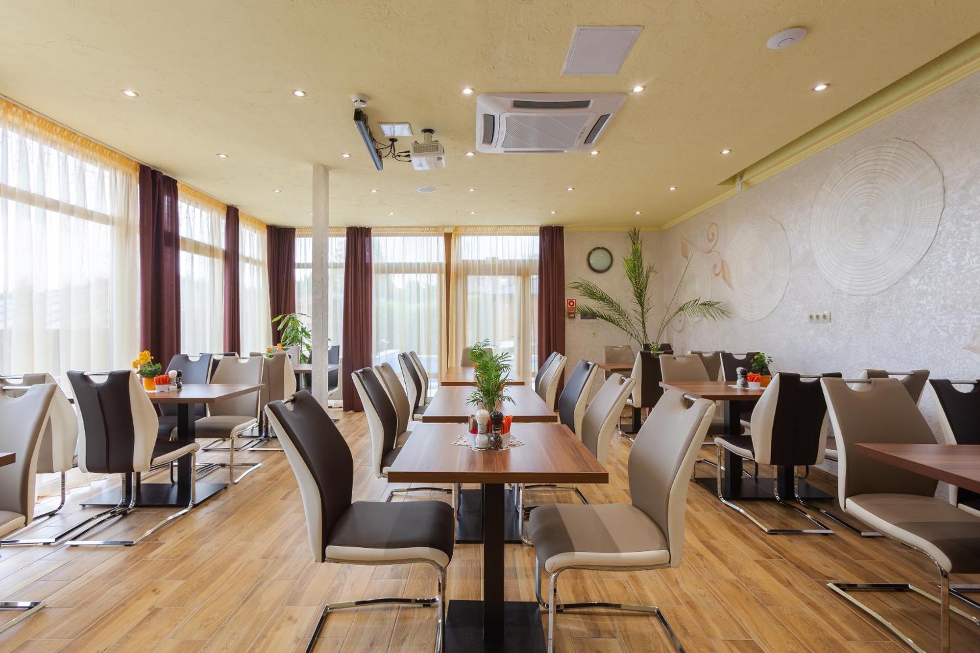 Hotel Mayer Alsooers Екстериор снимка