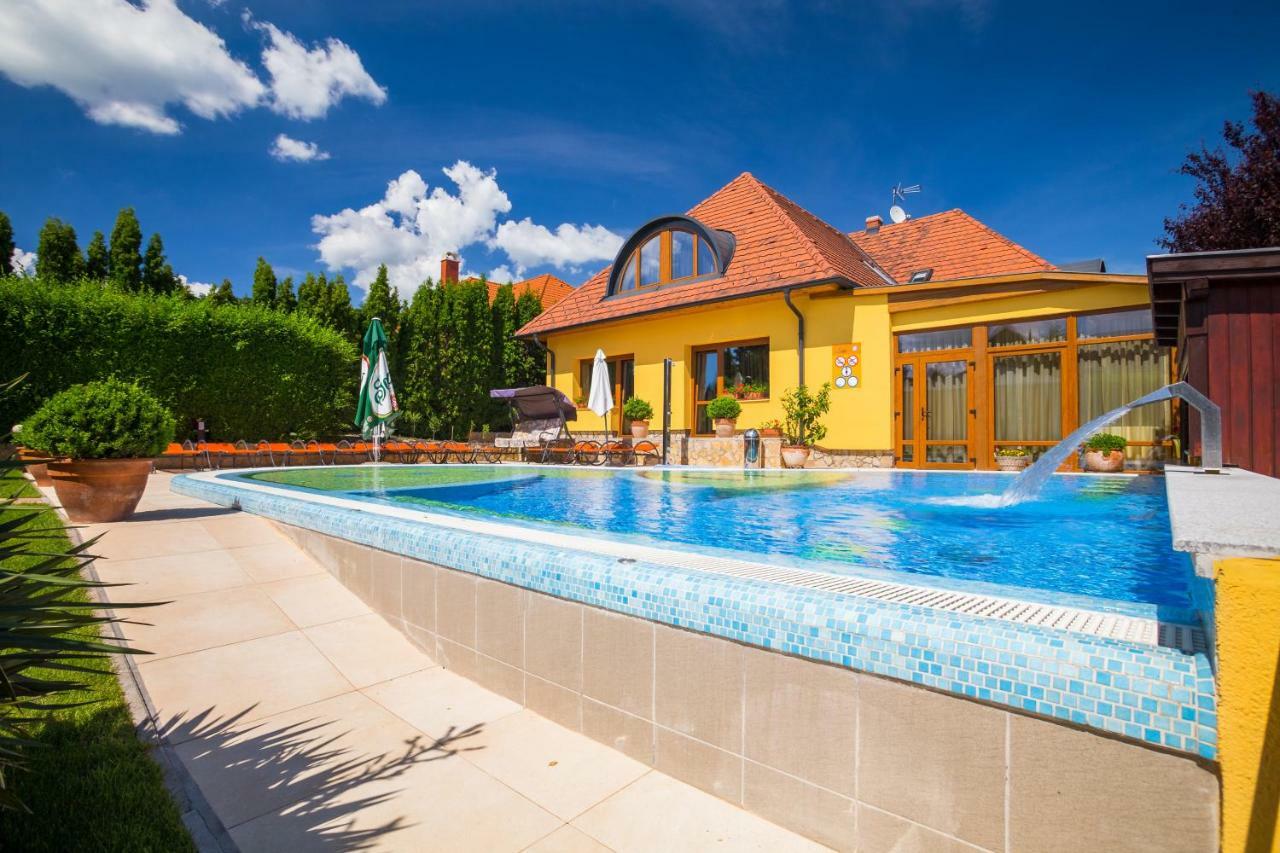 Hotel Mayer Alsooers Екстериор снимка